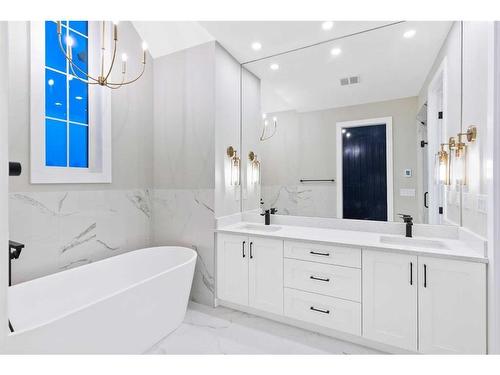 1917 21 Avenue Nw, Calgary, AB - Indoor Photo Showing Bathroom