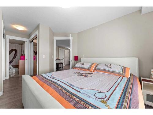 3407-11 Mahogany Row Se, Calgary, AB - Indoor Photo Showing Bedroom