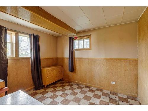 1208 Bellevue Avenue Se, Calgary, AB - Indoor Photo Showing Other Room