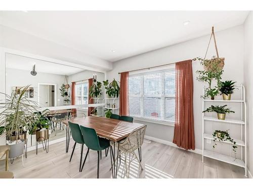 480 West Lakeview Drive, Chestermere, AB - Indoor Photo Showing Dining Room