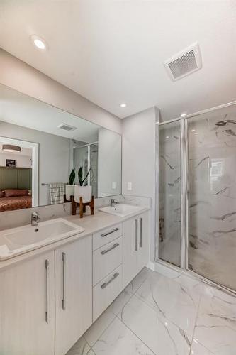 480 West Lakeview Drive, Chestermere, AB - Indoor Photo Showing Bathroom