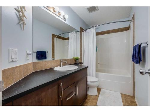 152 Copperstone Gardens Se, Calgary, AB - Indoor Photo Showing Bathroom