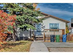 725 Ranchview Circle NW Calgary, AB T3G 1A9