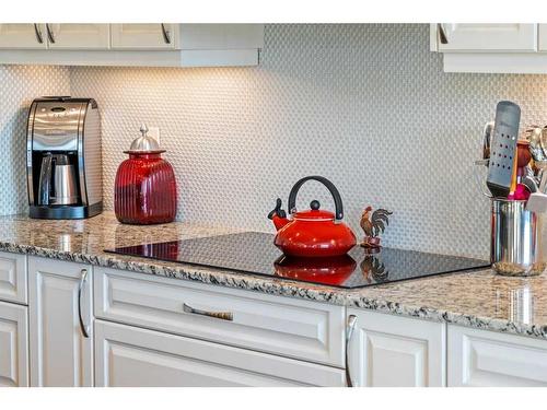 86 Nolancliff Crescent Nw, Calgary, AB - Indoor Photo Showing Kitchen