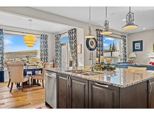 86 Nolancliff Crescent Nw, Calgary, AB - Indoor Photo Showing Kitchen With Double Sink With Upgraded Kitchen