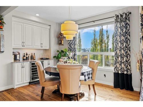 86 Nolancliff Crescent Nw, Calgary, AB - Indoor Photo Showing Dining Room