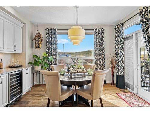 86 Nolancliff Crescent Nw, Calgary, AB - Indoor Photo Showing Dining Room