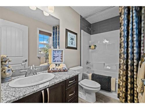 86 Nolancliff Crescent Nw, Calgary, AB - Indoor Photo Showing Bathroom