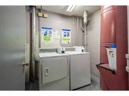 220-519 17 Avenue Sw, Calgary, AB - Indoor Photo Showing Laundry Room