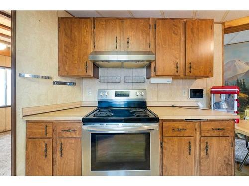 260 Spring Haven Court South, Airdrie, AB - Indoor Photo Showing Kitchen