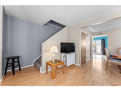 278 Martindale Boulevard Ne, Calgary, AB - Indoor