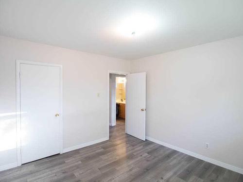 932 43 Street Sw, Calgary, AB - Indoor Photo Showing Other Room