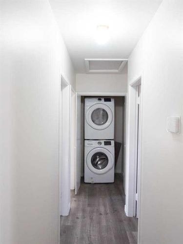 932 43 Street Sw, Calgary, AB - Indoor Photo Showing Laundry Room