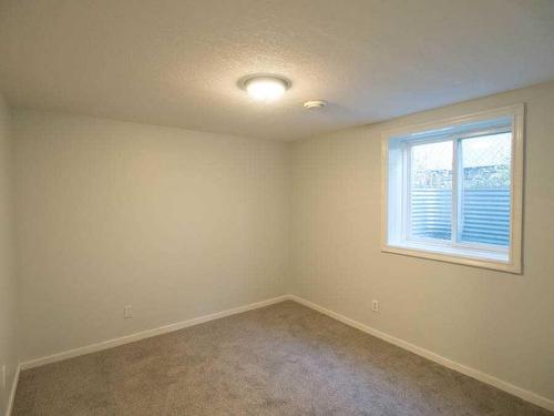 932 43 Street Sw, Calgary, AB - Indoor Photo Showing Other Room