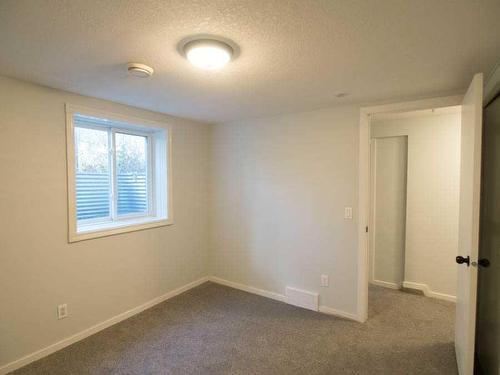 932 43 Street Sw, Calgary, AB - Indoor Photo Showing Other Room