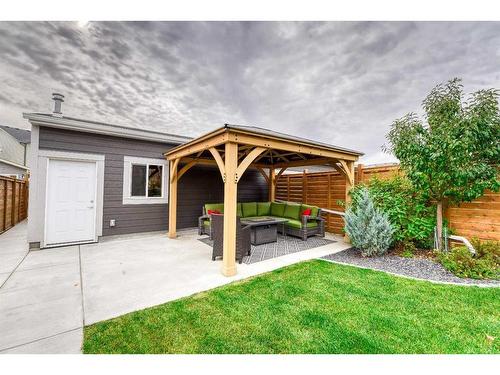 47 Magnolia Way Se, Calgary, AB - Outdoor