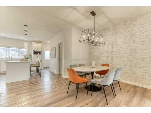 47 Magnolia Way Se, Calgary, AB - Indoor Photo Showing Dining Room