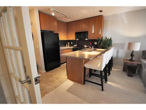 312-5115 Richard Road Sw, Calgary, AB - Indoor Photo Showing Kitchen