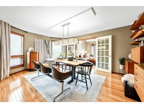 123 Woodhaven Bay Sw, Calgary, AB - Indoor Photo Showing Dining Room