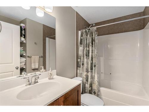 214 Panamount Way Nw, Calgary, AB - Indoor Photo Showing Bathroom