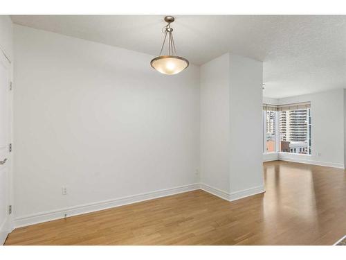 1501-910 5 Avenue Sw, Calgary, AB - Indoor Photo Showing Other Room