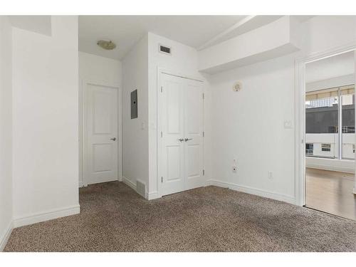 1501-910 5 Avenue Sw, Calgary, AB - Indoor Photo Showing Other Room