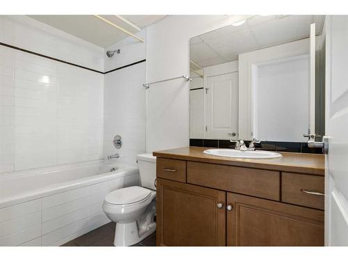 1501-910 5 Avenue Sw, Calgary, AB - Indoor Photo Showing Bathroom