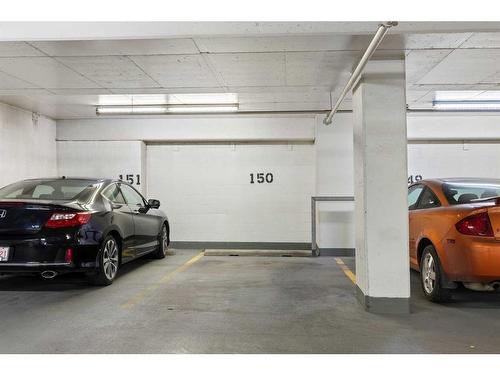 1501-910 5 Avenue Sw, Calgary, AB - Indoor Photo Showing Garage