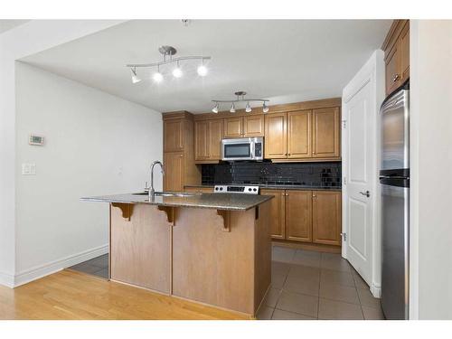 1501-910 5 Avenue Sw, Calgary, AB - Indoor Photo Showing Kitchen