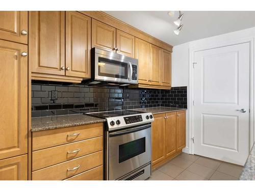 1501-910 5 Avenue Sw, Calgary, AB - Indoor Photo Showing Kitchen