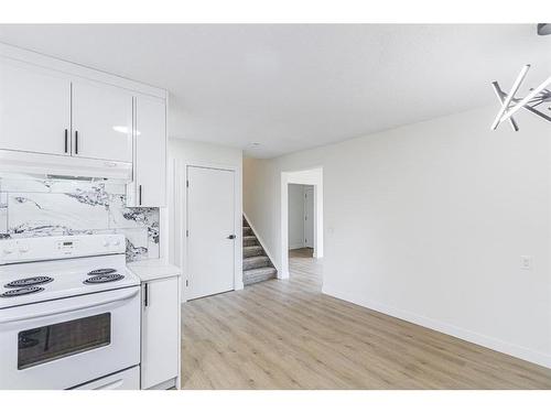 728 Aboyne Way Ne, Calgary, AB - Indoor Photo Showing Kitchen