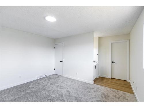 728 Aboyne Way Ne, Calgary, AB - Indoor Photo Showing Other Room