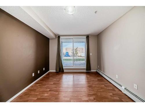 1104-10 Prestwick Bay Se, Calgary, AB - Indoor Photo Showing Other Room