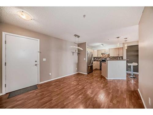 1104-10 Prestwick Bay Se, Calgary, AB - Indoor Photo Showing Kitchen