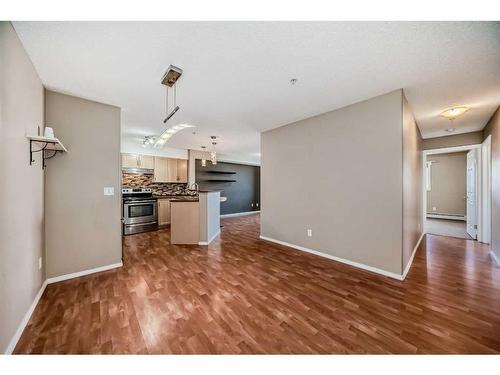 1104-10 Prestwick Bay Se, Calgary, AB - Indoor Photo Showing Kitchen