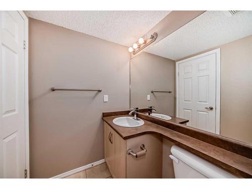 1104-10 Prestwick Bay Se, Calgary, AB - Indoor Photo Showing Bathroom