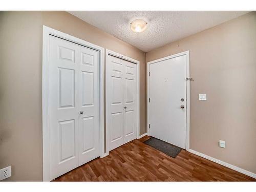 1104-10 Prestwick Bay Se, Calgary, AB - Indoor Photo Showing Other Room