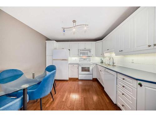 514-777 3 Avenue Sw, Calgary, AB - Indoor Photo Showing Kitchen With Double Sink