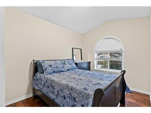 311 Taracove Estate Drive Ne, Calgary, AB - Indoor Photo Showing Bedroom