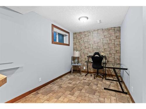 311 Taracove Estate Drive Ne, Calgary, AB - Indoor