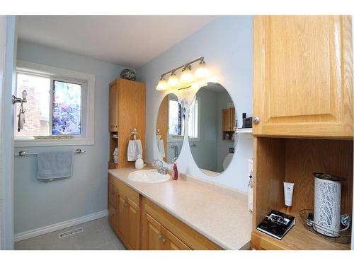 13 Big Springs Drive Se, Airdrie, AB - Indoor Photo Showing Bathroom