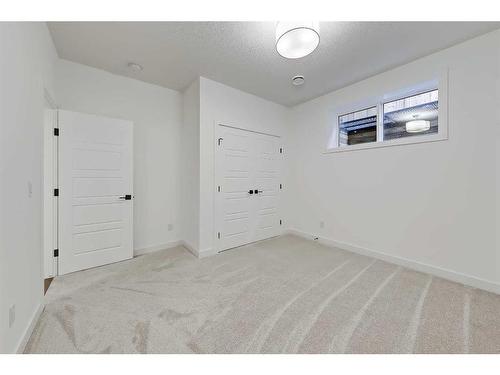 1143 Richland Road Ne, Calgary, AB - Indoor Photo Showing Other Room