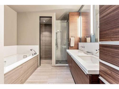 1807-108 9 Avenue Sw, Calgary, AB - Indoor Photo Showing Bathroom