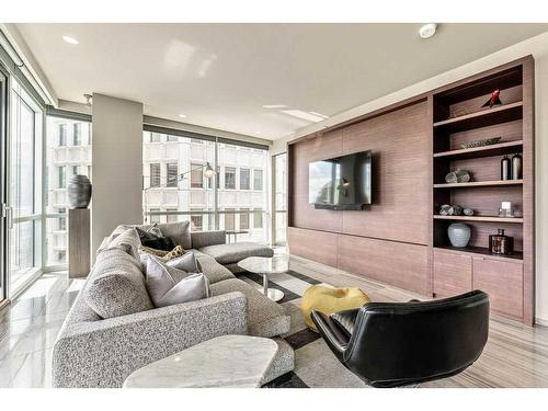 1807-108 9 Avenue Sw, Calgary, AB - Indoor Photo Showing Living Room