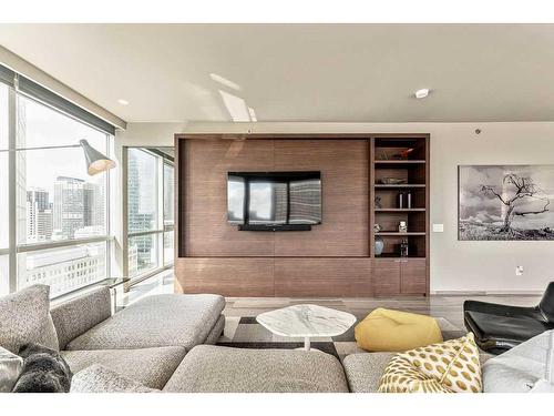 1807-108 9 Avenue Sw, Calgary, AB - Indoor Photo Showing Living Room