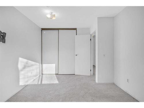 87-6915 Ranchview Drive Nw, Calgary, AB - Indoor Photo Showing Other Room