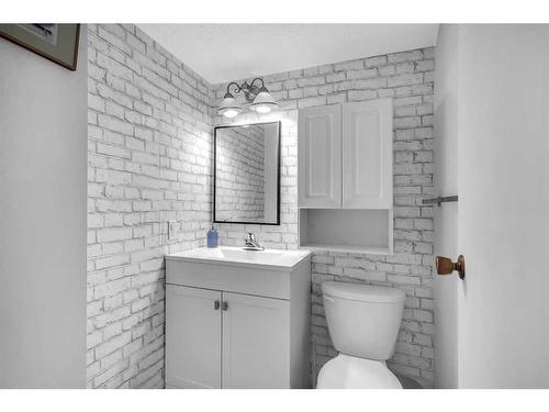 87-6915 Ranchview Drive Nw, Calgary, AB - Indoor Photo Showing Bathroom