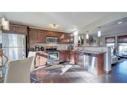 15 Elgin Meadows Gardens Se, Calgary, AB - Indoor Photo Showing Kitchen