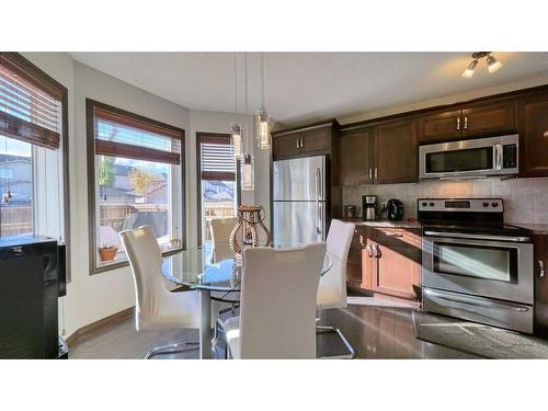 15 Elgin Meadows Gardens Se, Calgary, AB - Indoor Photo Showing Kitchen