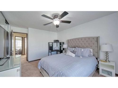 15 Elgin Meadows Gardens Se, Calgary, AB - Indoor Photo Showing Bedroom